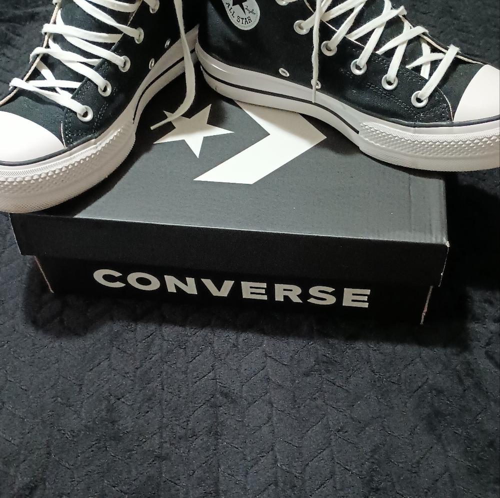 Shoes - Picture 7 of 10